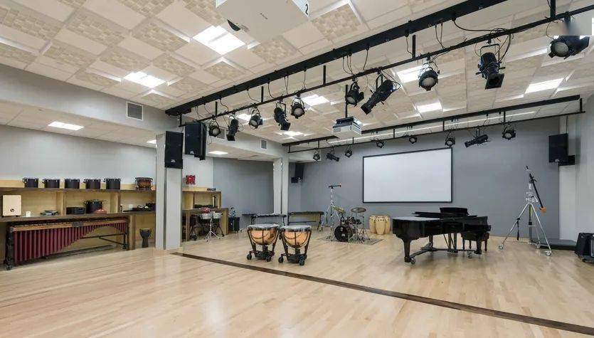 还有哪些专业不容易被AI替代？80%的工种都会受到AI和机器人的影响