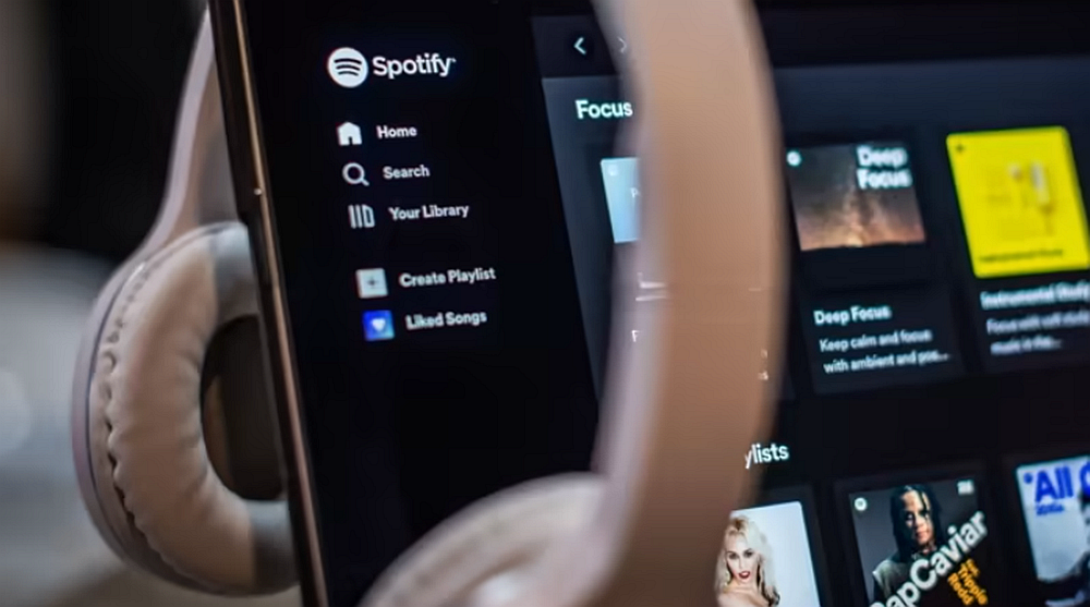 谷歌将推新版大模型；ChatGPT访问量达17.6亿次 | 全球AIGC产业要闻